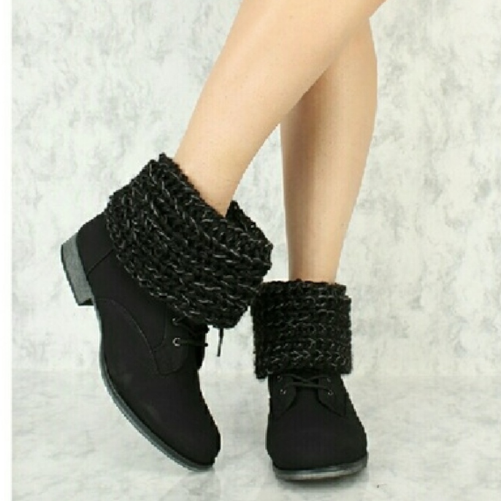 New Rare Crocheted boots